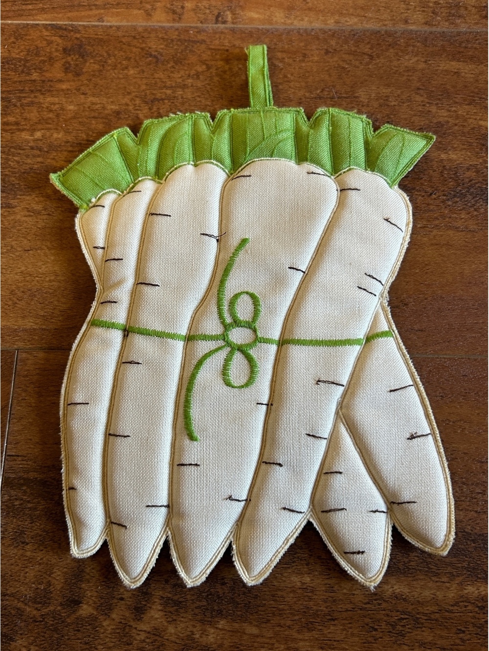 Vintage Millie St. Mary Carrot Shaped Pot Holder